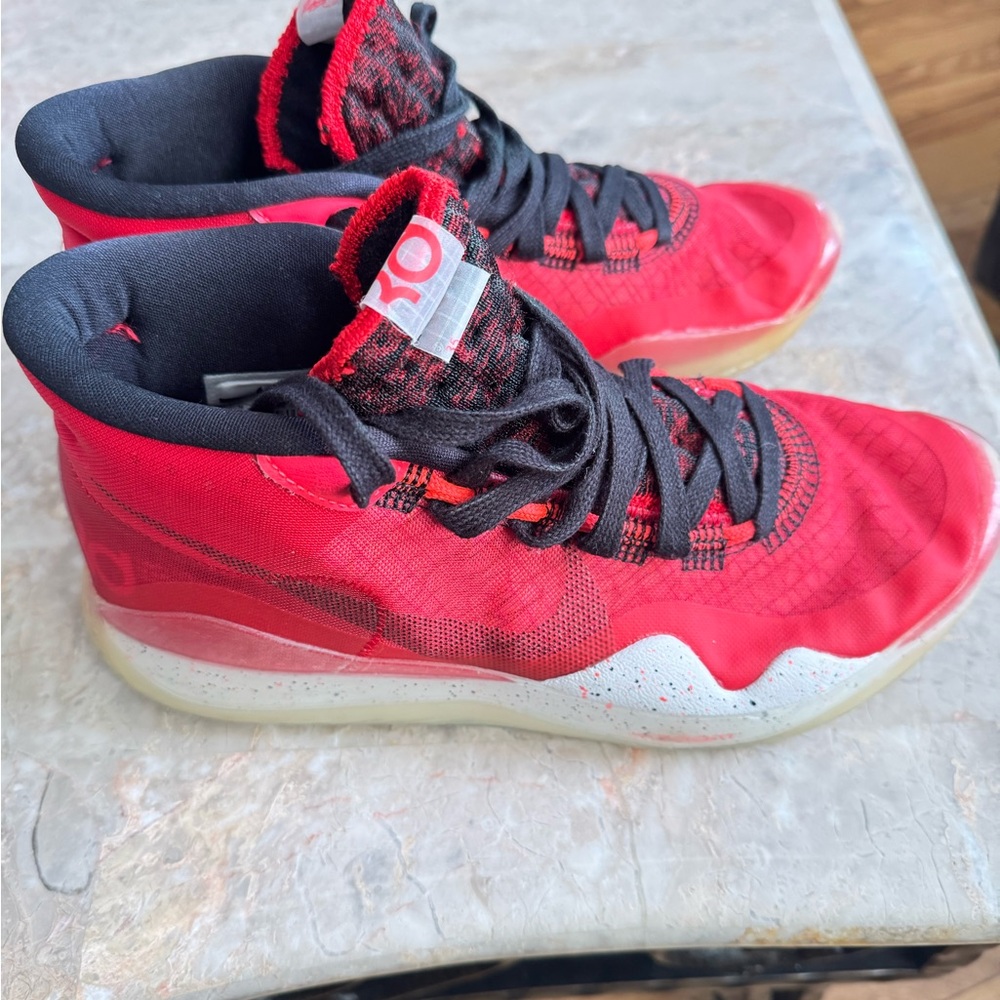 Kevin Wayne Durant 12th Edition University Red Basketball Sneaker